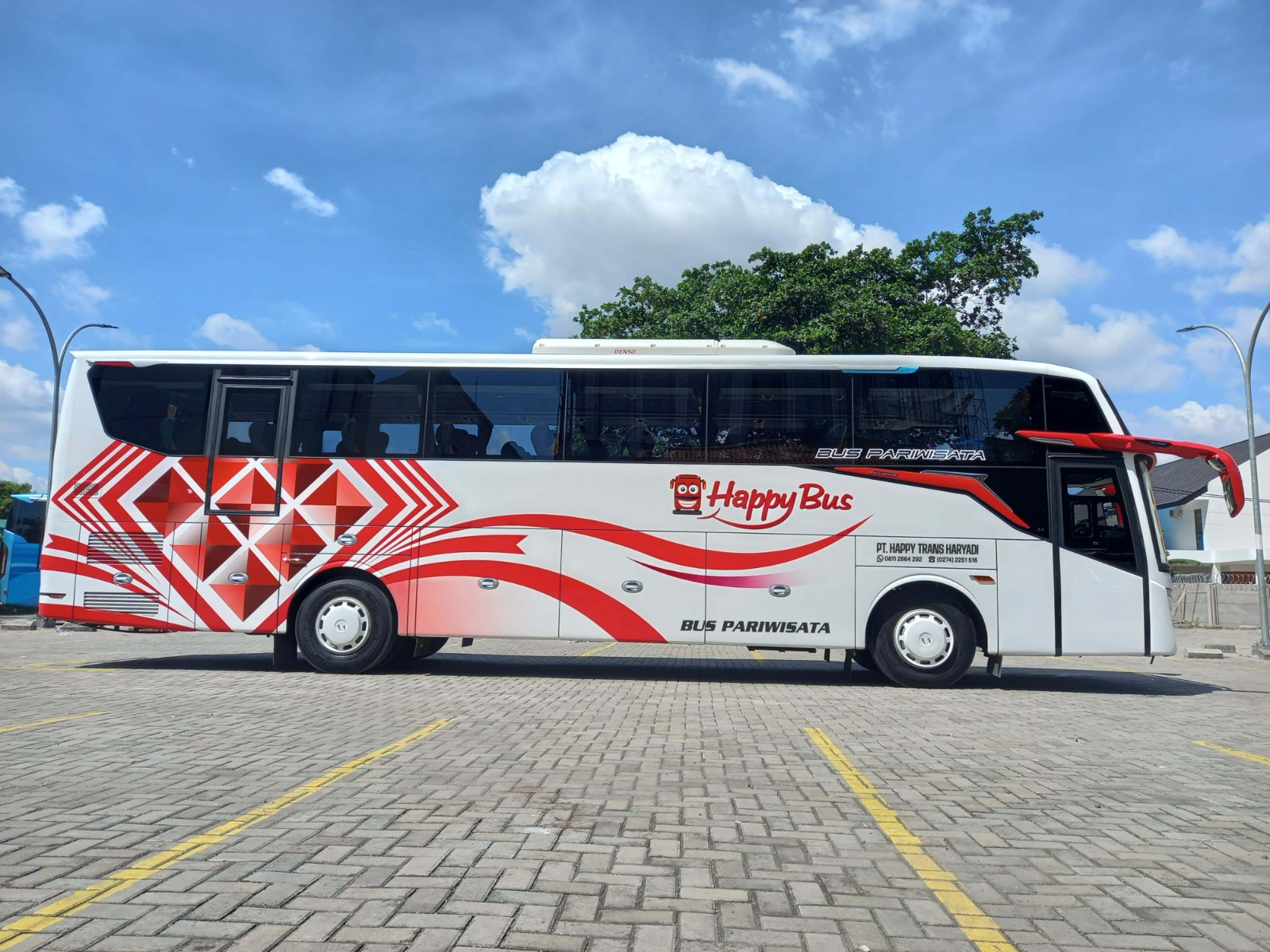 sewa bus pariwisata