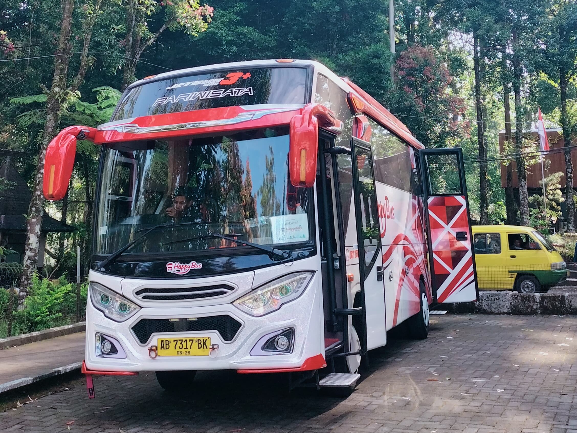 sewa bus surabaya
